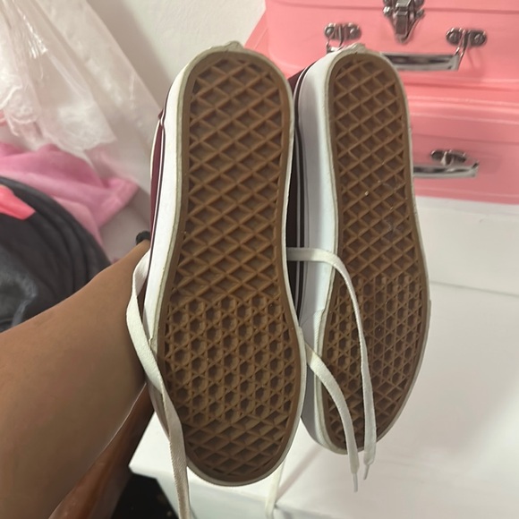 Vans - Picture 3 of 5